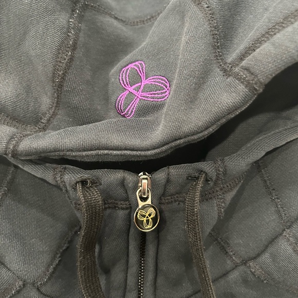 TNA Black Heavyweight zip-up - Picture 3 of 4